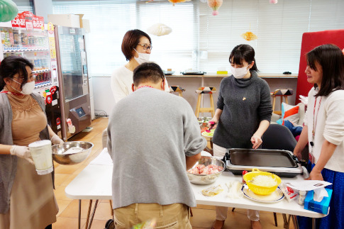 ハラルチキンに取り掛かります！