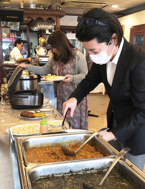 東京オフィスのペンシルキッチン